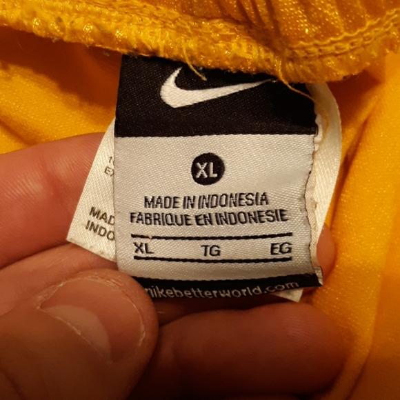 Nike Iowa state XL shorts - Picture 3 of 3